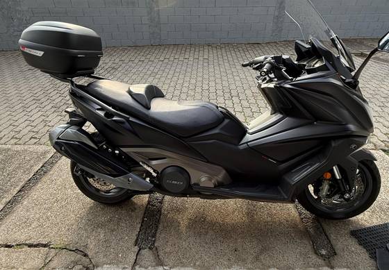 KYMCO AK 550i 