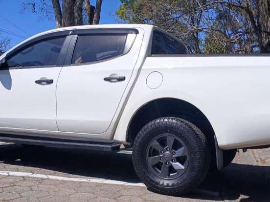MITSUBISHI-L200 TRITON-2.4 16V TURBO DIESEL GL CD 4X4 MANUAL MITSUBISHI-L200 TRITON-2021
