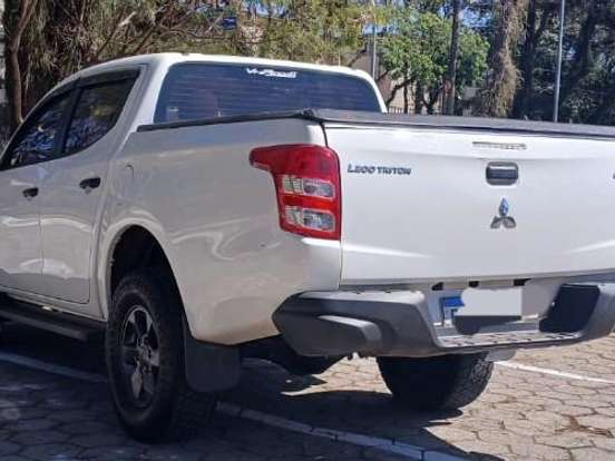 MITSUBISHI-L200 TRITON-2.4 16V TURBO DIESEL GL CD 4X4 MANUAL MITSUBISHI-L200 TRITON-2021