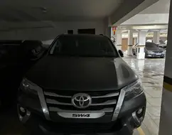 TOYOTA HILUX SW4 2.8 SRX 4X4 7 LUGARES 16V TURBO INTERCOOLER DIESEL 4P AUTOMÁTICO TOYOTA HILUX SW4 2.8 SRX 4X4 7 LUGARES 16V TURBO INTERCOOLER DIESEL 4P AUTOMÁTICO