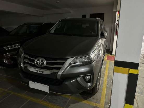 TOYOTA-HILUX SW4-2016
