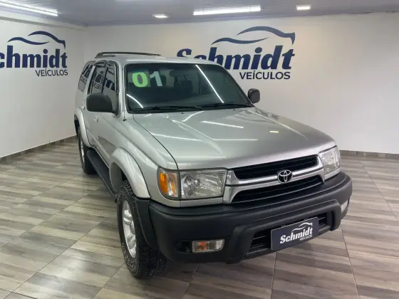 TOYOTA HILUX SW4 3.0 4X4 8V TURBO DIESEL 4P MANUAL