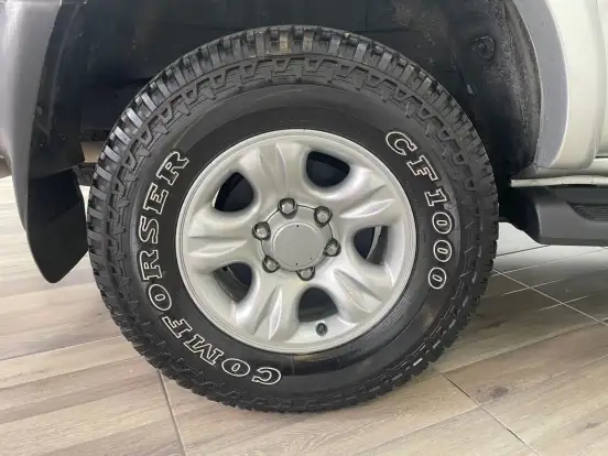 TOYOTA-HILUX SW4-3.0 4X4 8V TURBO DIESEL 4P MANUAL TOYOTA-HILUX SW4-2000