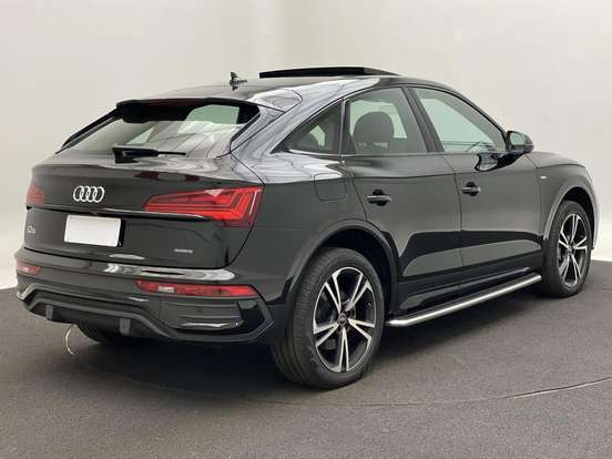 AUDI-Q5-2021