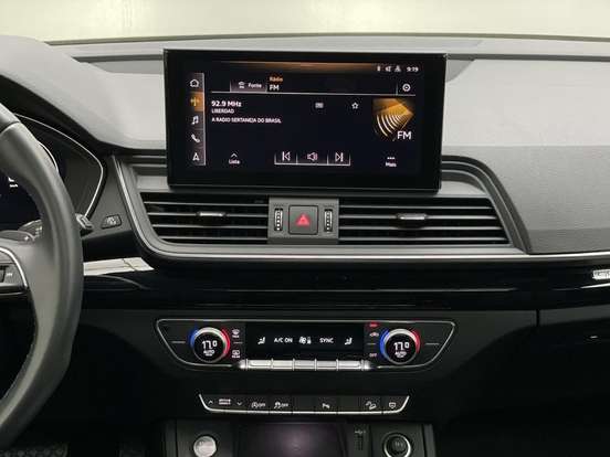AUDI-Q5-2021