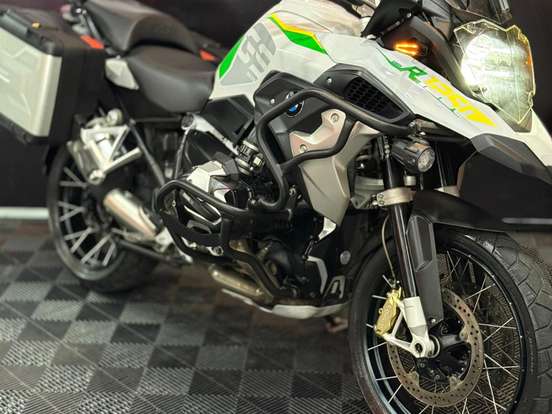 BMW-R 1250 GS PREMIUM TRIPLE BLACK BMW-R 1250 GS PREMIUM TRIPLE BLACK-2022