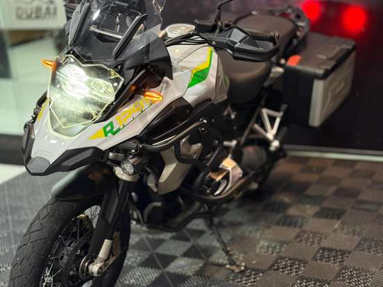 BMW-R 1250 GS PREMIUM TRIPLE BLACK BMW-R 1250 GS PREMIUM TRIPLE BLACK-2022