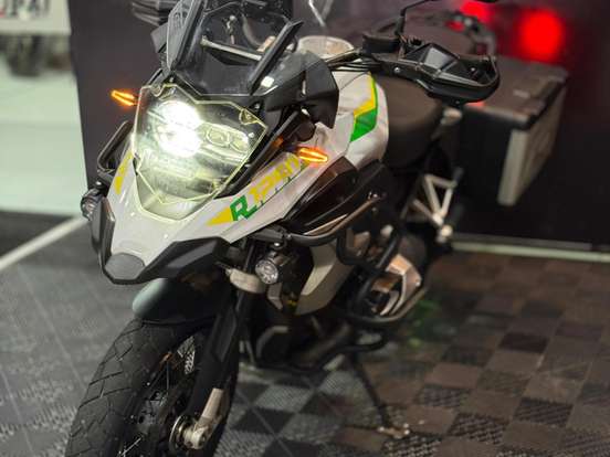 BMW-R 1250 GS PREMIUM TRIPLE BLACK BMW-R 1250 GS PREMIUM TRIPLE BLACK-2022