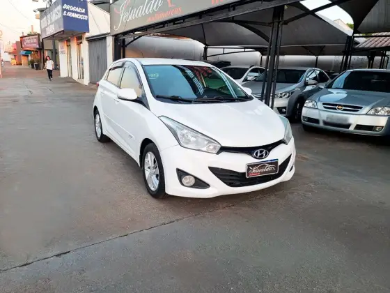 HYUNDAI HB20 1.6 PREMIUM 16V FLEX 4P MANUAL HYUNDAI HB20 1.6 PREMIUM 16V FLEX 4P MANUAL
