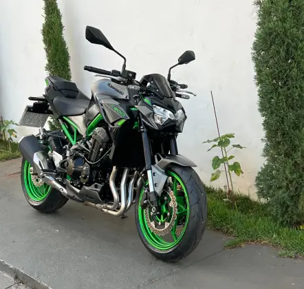 KAWASAKI Z900 KAWASAKI Z900