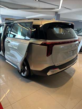 KIA-CARNIVAL-2024