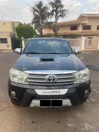 Imagem de TOYOTA HILUX SW4 3.0 SRV 4X4 7 LUGARES 16V TURBO INTERCOOLER DIESEL 4P AUTOMÁTICO