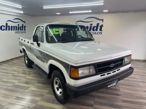 CHEVROLET D20 4.0 CUSTOM DE LUXE CS 8V DIESEL 2P MANUAL CHEVROLET D20 4.0 CUSTOM DE LUXE CS 8V DIESEL 2P MANUAL