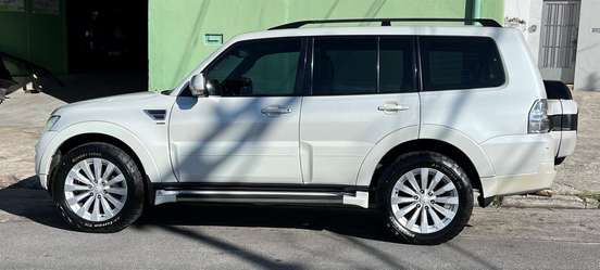 MITSUBISHI-PAJERO-3.2 HPE 4X4 7 LUGARES 16V TURBO INTERCOOLER DIESEL 4P AUTOMÁTICO MITSUBISHI-PAJERO-2015