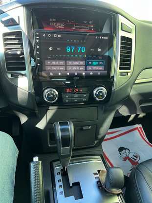 MITSUBISHI-PAJERO-2015