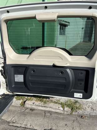 MITSUBISHI-PAJERO-2015