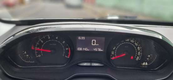 PEUGEOT-208-2017