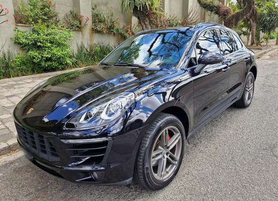 PORSCHE-MACAN-2017