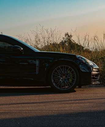 PORSCHE-PANAMERA-2023