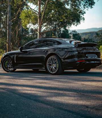 PORSCHE-PANAMERA-2023