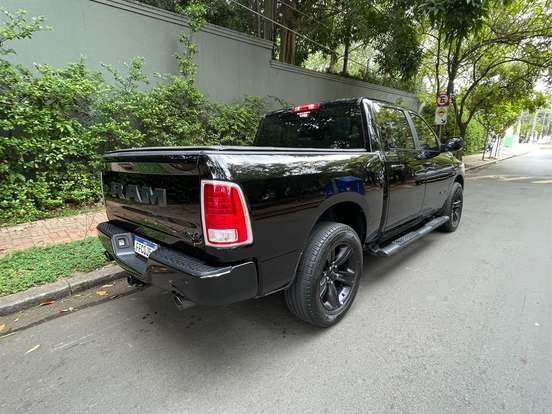 RAM-CLASSIC-5.7 V8 GASOLINA REBEL CD 4X4 AUTOMÁTICO RAM-CLASSIC-2022