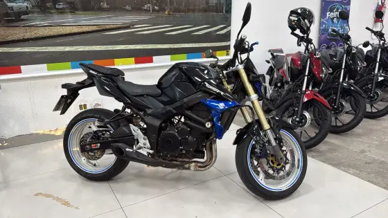 SUZUKI GSR 750A 