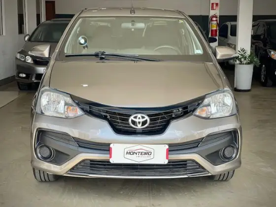 TOYOTA ETIOS 1.5 X PLUS SEDAN 16V FLEX 4P AUTOMÁTICO