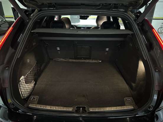 VOLVO-XC60-2018