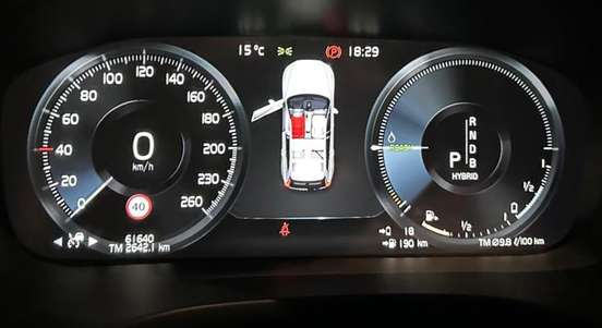 VOLVO-XC60-2018