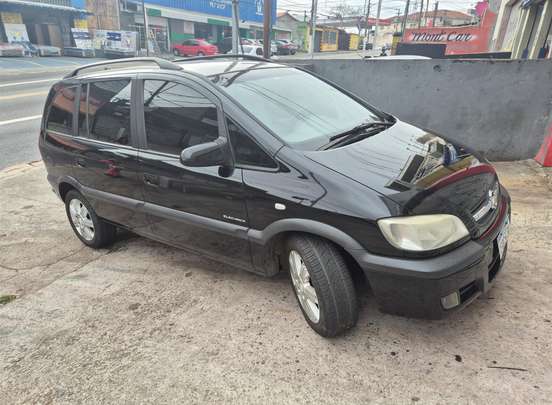 CHEVROLET-ZAFIRA-2010