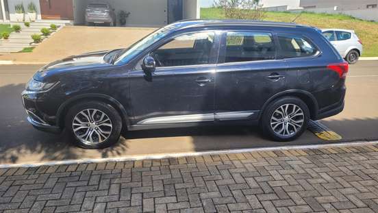MITSUBISHI-OUTLANDER-2015