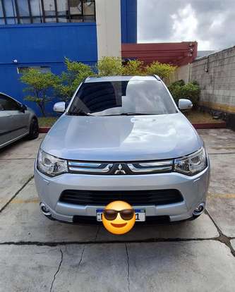 MITSUBISHI-OUTLANDER-2013
