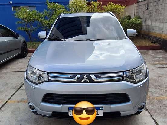 MITSUBISHI-OUTLANDER-3.0 GT 4X4 V6 24V GASOLINA 4P AUTOMÁTICO MITSUBISHI-OUTLANDER-2013