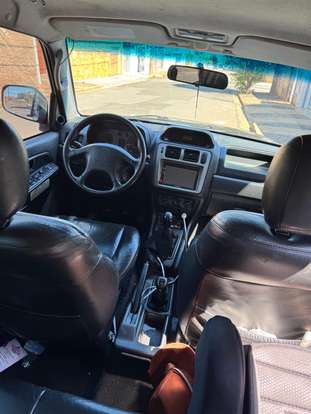 MITSUBISHI-PAJERO TR4-2008