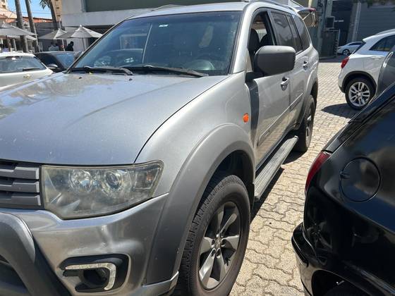 MITSUBISHI PAJERO 3.2 OUTDOOR 4X4 16V TURBO INTERCOOLER DIESEL 4P AUTOMÁTICO
