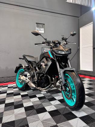 YAMAHA MT-09 