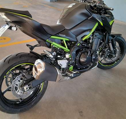 KAWASAKI-Z900-2021