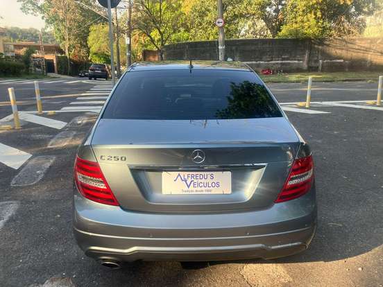 MERCEDES-BENZ-C 250-2011