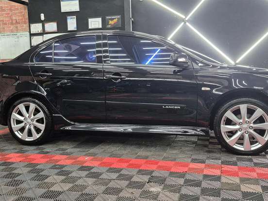 MITSUBISHI-LANCER-2.0 16V GASOLINA 4P AUTOMÁTICO MITSUBISHI-LANCER-2014