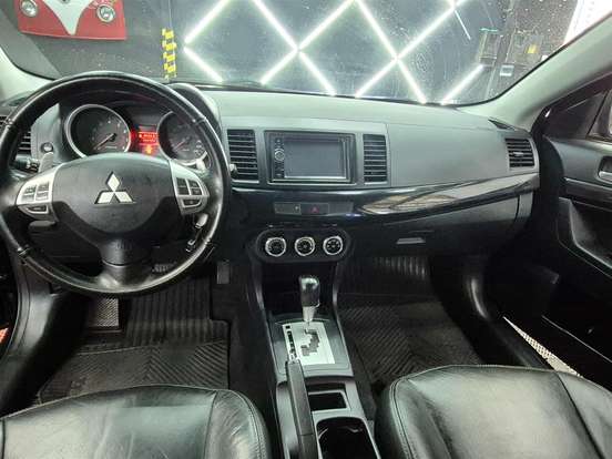 MITSUBISHI-LANCER-2.0 16V GASOLINA 4P AUTOMÁTICO MITSUBISHI-LANCER-2014