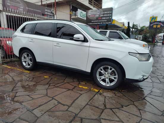 MITSUBISHI-OUTLANDER-2.0 16V GASOLINA 4P AUTOMÁTICO MITSUBISHI-OUTLANDER-2014