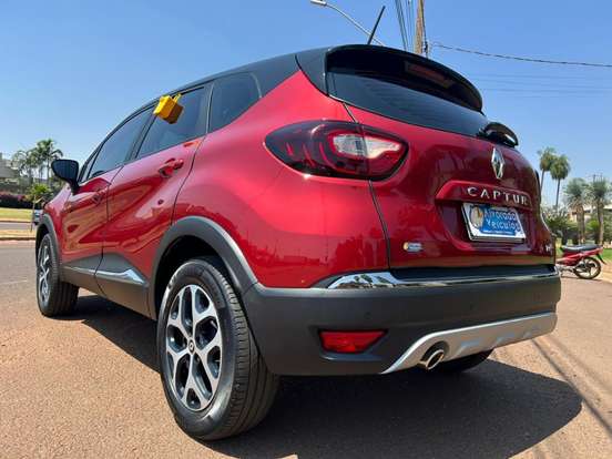 RENAULT-CAPTUR-2021