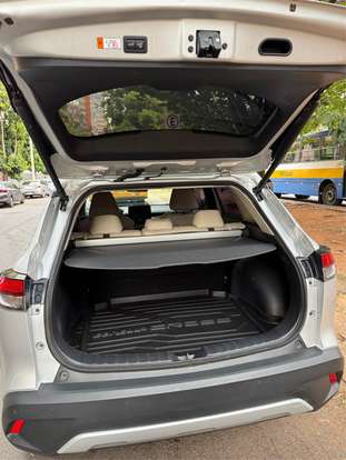 TOYOTA-COROLLA CROSS-2024