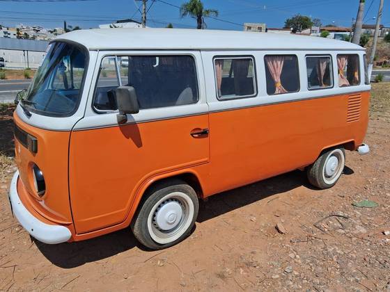 VOLKSWAGEN KOMBI 1.6 LUXO 8V GASOLINA 3P MANUAL