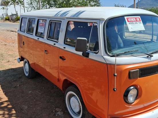VOLKSWAGEN-KOMBI-1.6 LUXO 8V GASOLINA 3P MANUAL VOLKSWAGEN-KOMBI-1995