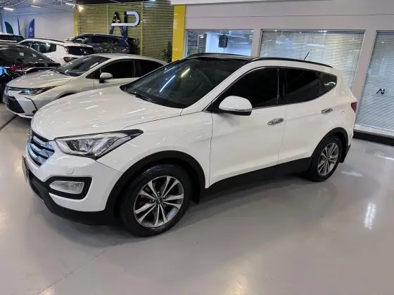 HYUNDAI SANTA FÉ 3.3 MPFI 4X4 7 LUGARES V6 270CV GASOLINA 4P AUTOMÁTICO HYUNDAI SANTA FÉ 3.3 MPFI 4X4 7 LUGARES V6 270CV GASOLINA 4P AUTOMÁTICO
