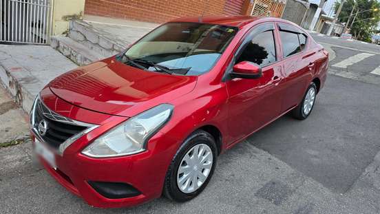 NISSAN-VERSA-2019