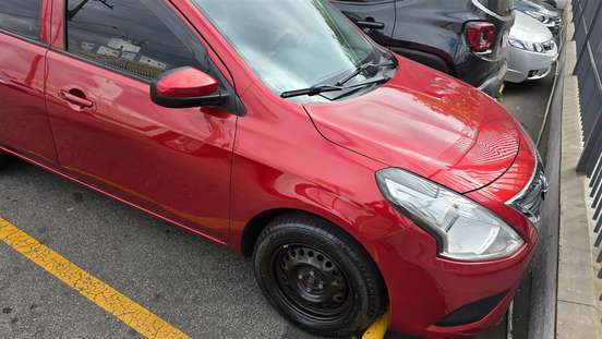 NISSAN-VERSA-2019