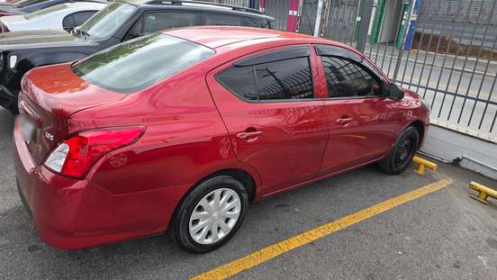 NISSAN-VERSA-2019