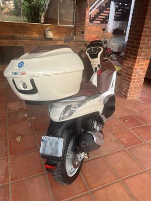 PIAGGIO-BEVERLY 300-2010